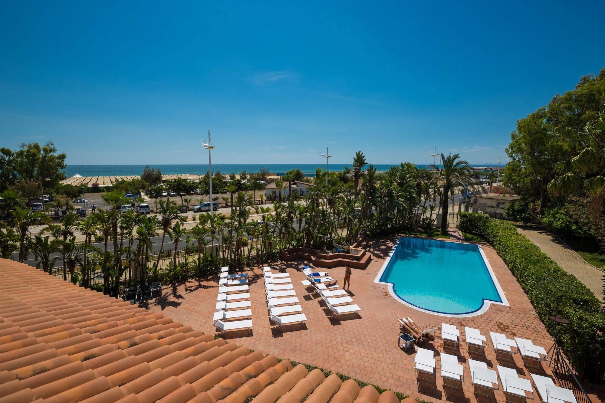 Le Dune Sicily Hotel Катания Екстериор снимка